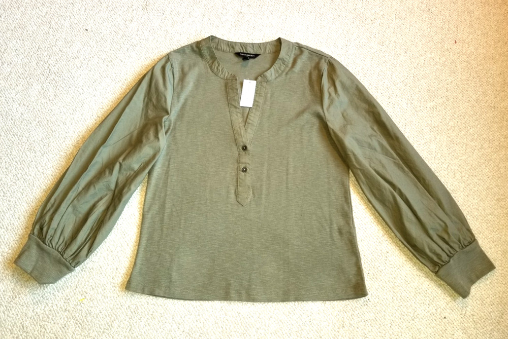 NWT Womens Top-BANANA REPUBLIC-olive green cotton knit 1/4 button v-neck-S